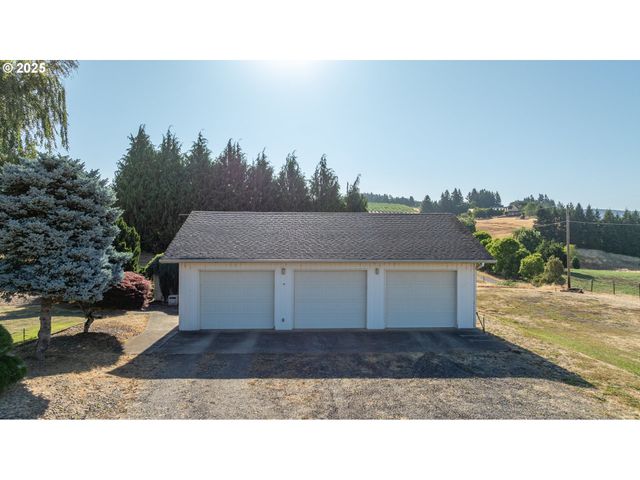 11795 Ne FINN HILL Loop, Carlton, OR 97111