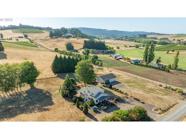 11795 Ne FINN HILL Loop, Carlton, OR 97111