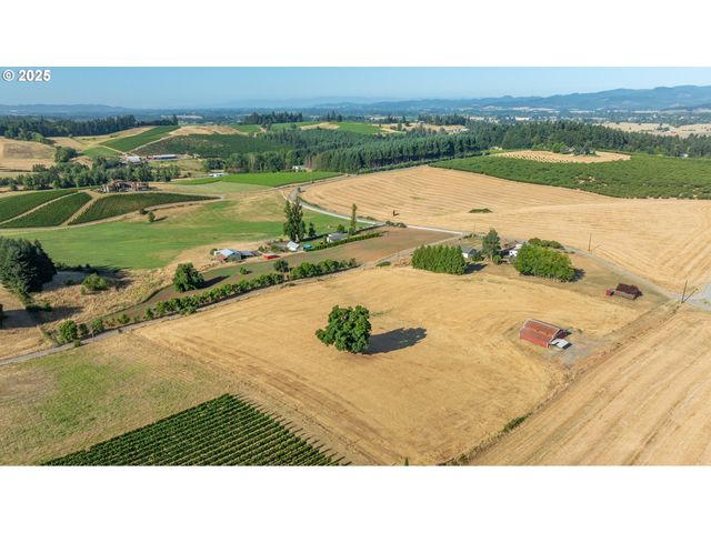 11795 Ne FINN HILL Loop, Carlton, OR 97111