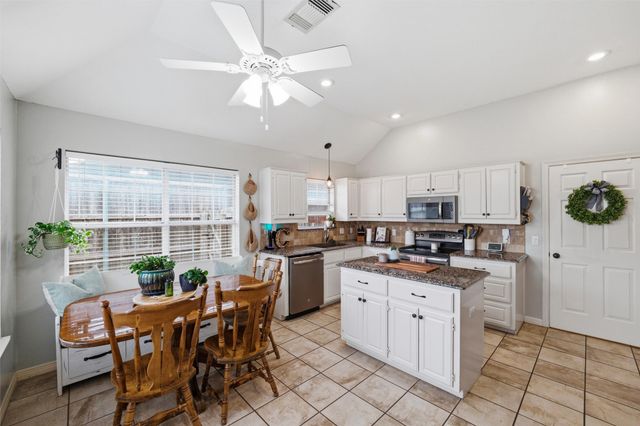 111 Driftwood Lane, Waxahachie, TX 75165