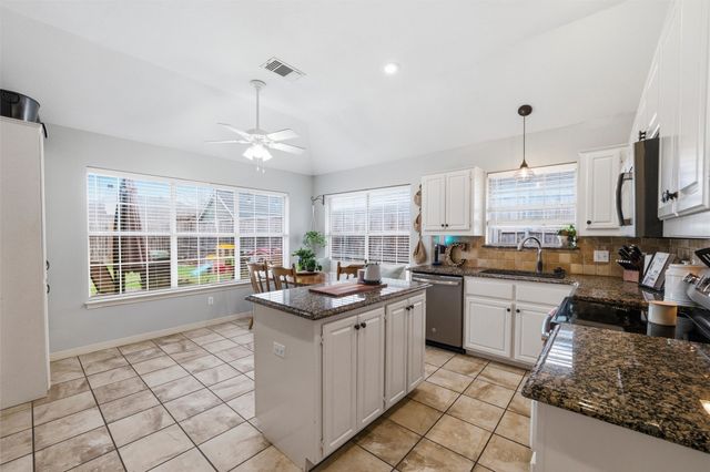 111 Driftwood Lane, Waxahachie, TX 75165