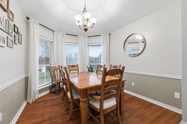 111 Driftwood Lane, Waxahachie, TX 75165