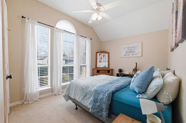 111 Driftwood Lane, Waxahachie, TX 75165