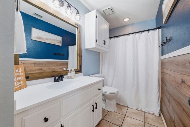 111 Driftwood Lane, Waxahachie, TX 75165