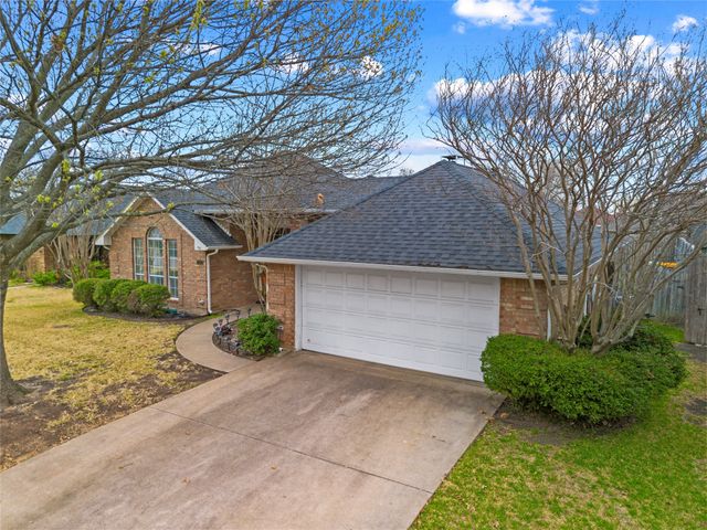 111 Driftwood Lane, Waxahachie, TX 75165
