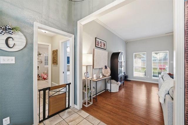 111 Driftwood Lane, Waxahachie, TX 75165