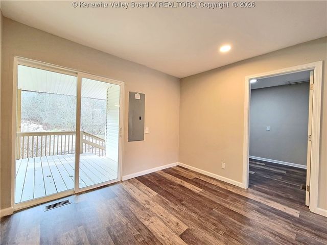 15012 Charleston Road, Kenna, WV 25248