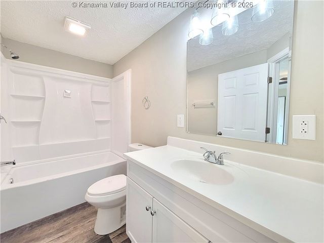 15012 Charleston Road, Kenna, WV 25248