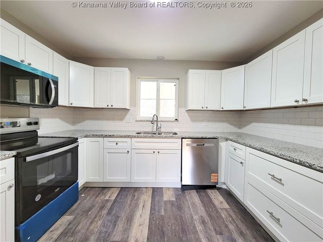 15012 Charleston Road, Kenna, WV 25248