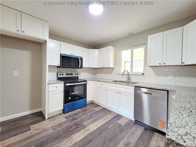 15012 Charleston Road, Kenna, WV 25248