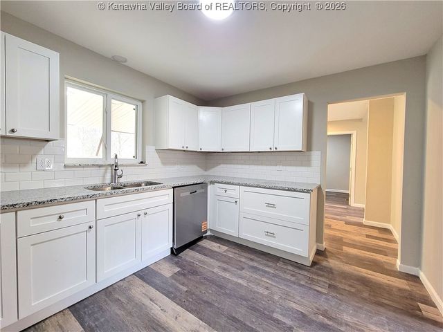 15012 Charleston Road, Kenna, WV 25248