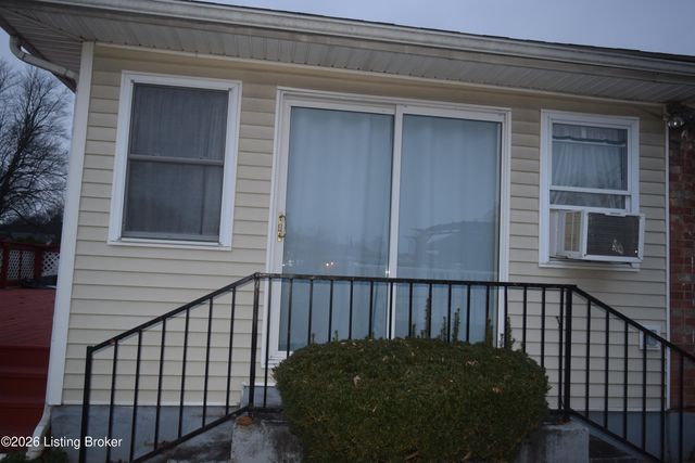 1316 Joni Dr, Louisville, KY 40216