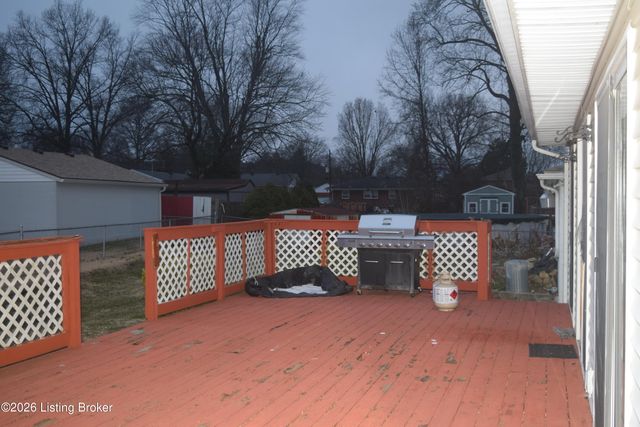 1316 Joni Dr, Louisville, KY 40216