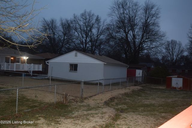 1316 Joni Dr, Louisville, KY 40216