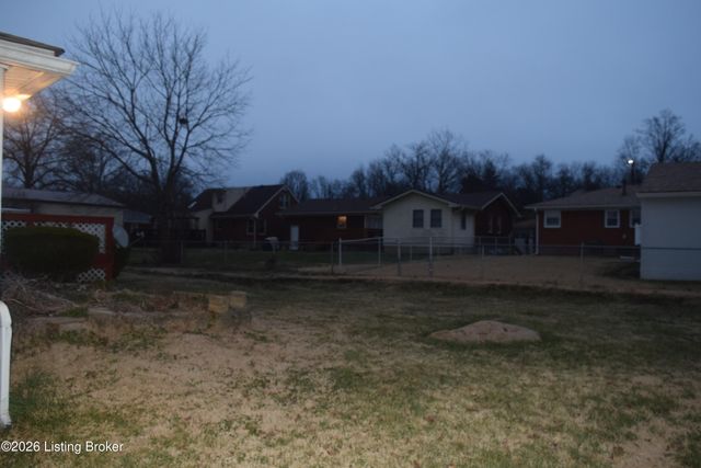 1316 Joni Dr, Louisville, KY 40216