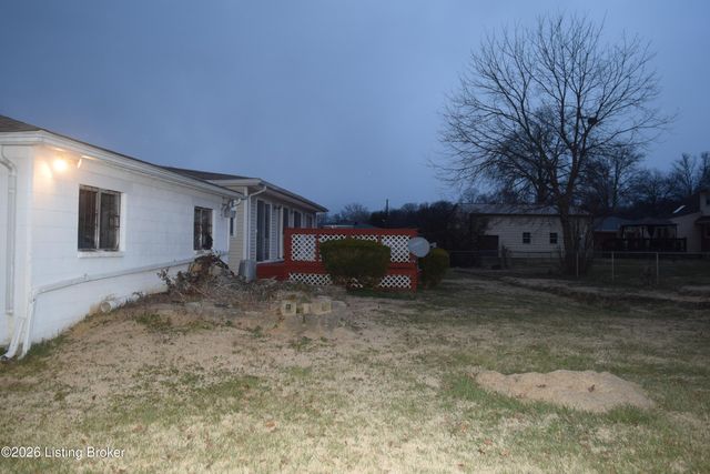 1316 Joni Dr, Louisville, KY 40216