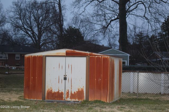 1316 Joni Dr, Louisville, KY 40216