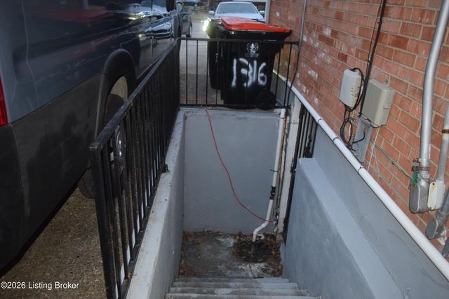 1316 Joni Dr, Louisville, KY 40216