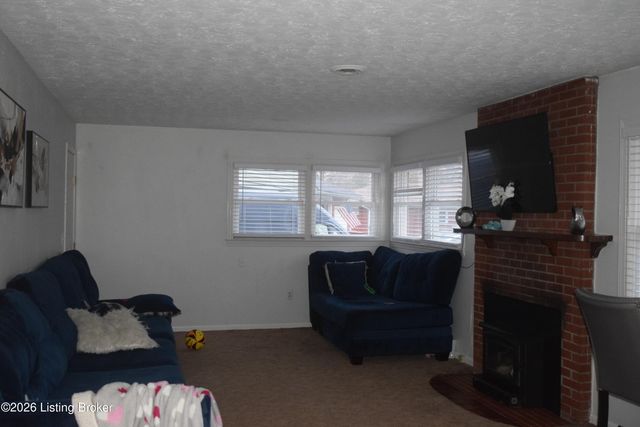 1316 Joni Dr, Louisville, KY 40216