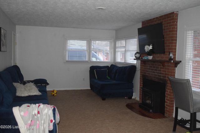 1316 Joni Dr, Louisville, KY 40216