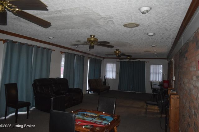 1316 Joni Dr, Louisville, KY 40216