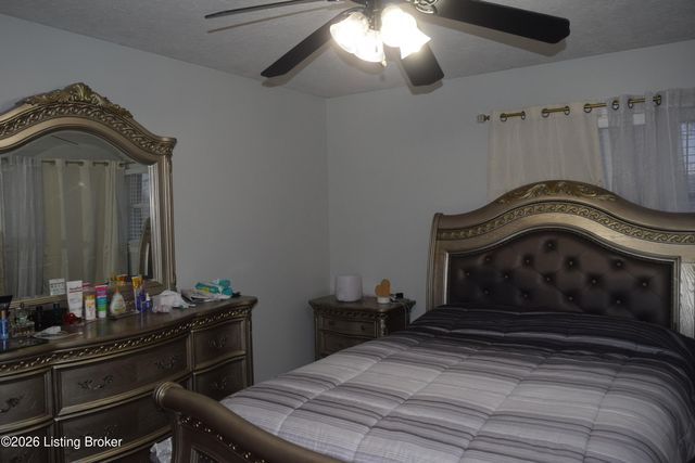 1316 Joni Dr, Louisville, KY 40216