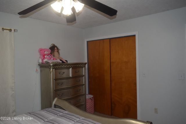 1316 Joni Dr, Louisville, KY 40216