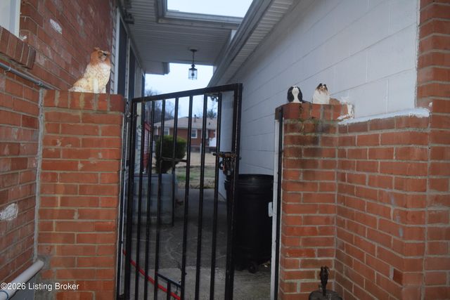 1316 Joni Dr, Louisville, KY 40216