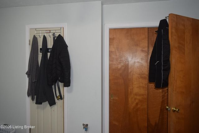 1316 Joni Dr, Louisville, KY 40216