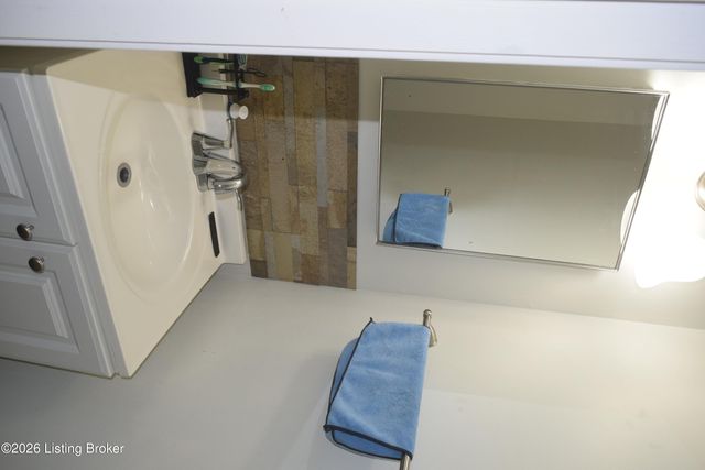 1316 Joni Dr, Louisville, KY 40216