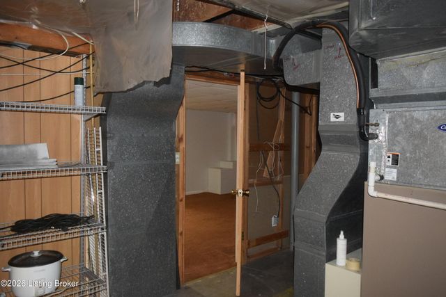 1316 Joni Dr, Louisville, KY 40216