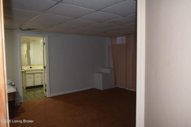 1316 Joni Dr, Louisville, KY 40216