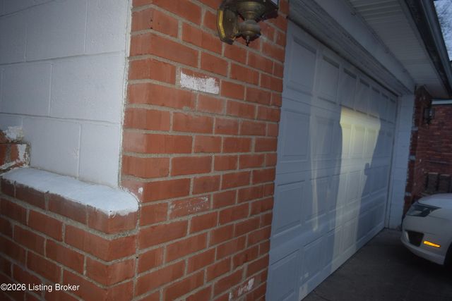 1316 Joni Dr, Louisville, KY 40216