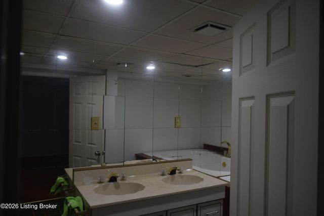 1316 Joni Dr, Louisville, KY 40216