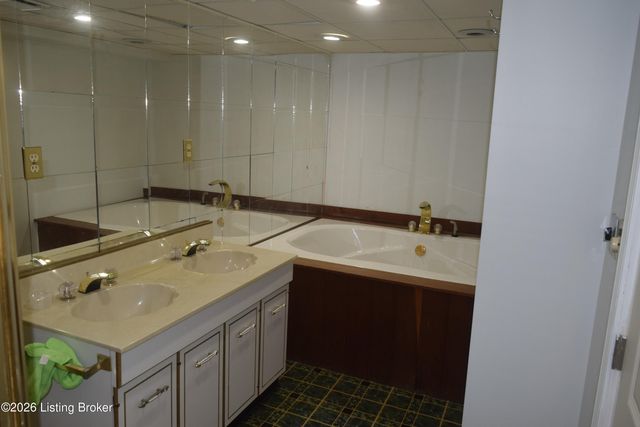 1316 Joni Dr, Louisville, KY 40216