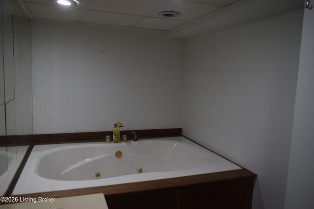 1316 Joni Dr, Louisville, KY 40216