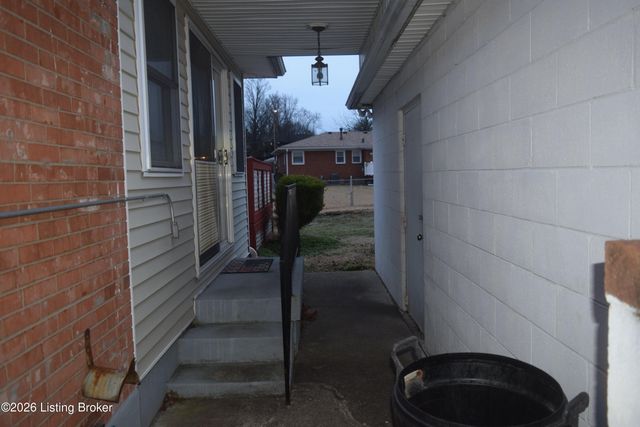 1316 Joni Dr, Louisville, KY 40216