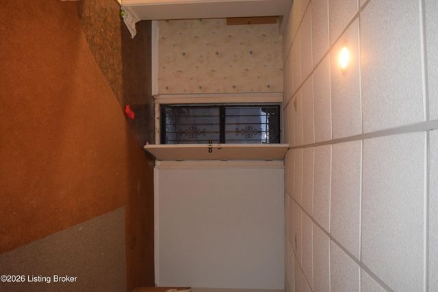 1316 Joni Dr, Louisville, KY 40216