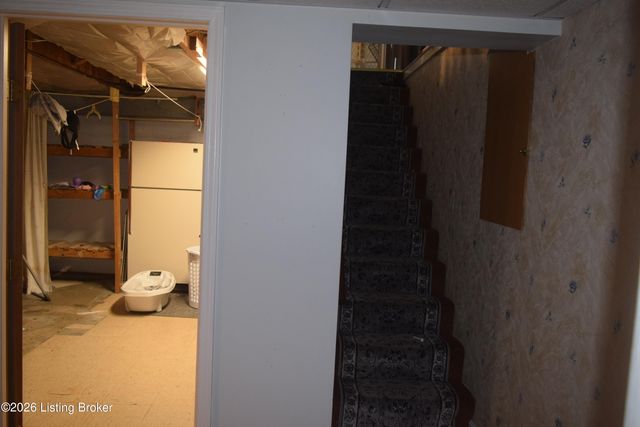 1316 Joni Dr, Louisville, KY 40216