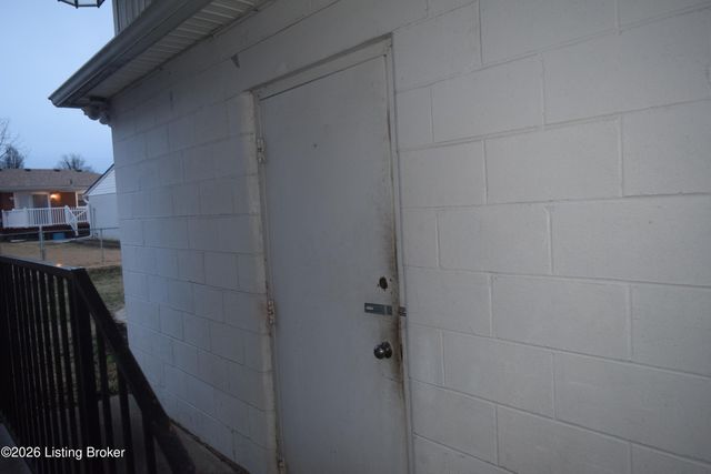 1316 Joni Dr, Louisville, KY 40216