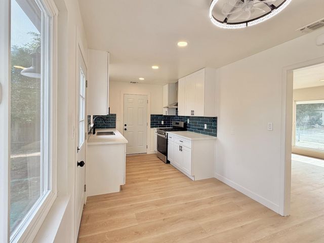5653 Bradd Way, Sacramento, CA 95822