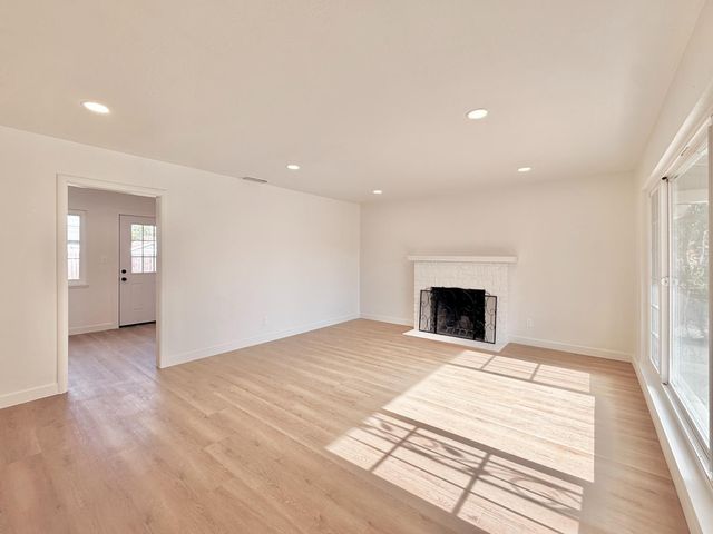 5653 Bradd Way, Sacramento, CA 95822