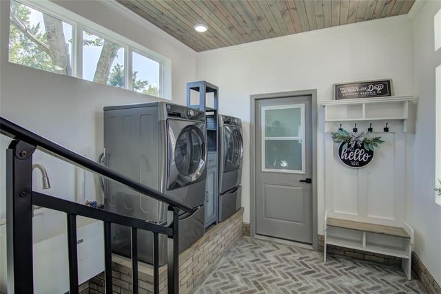 222 W Hawthorn Street, Strum, WI 54770