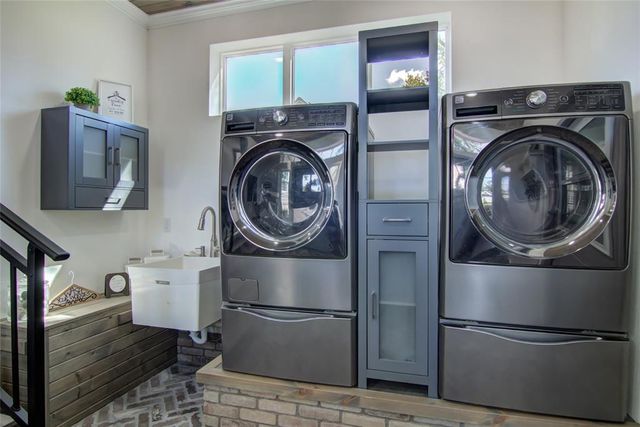 222 W Hawthorn Street, Strum, WI 54770