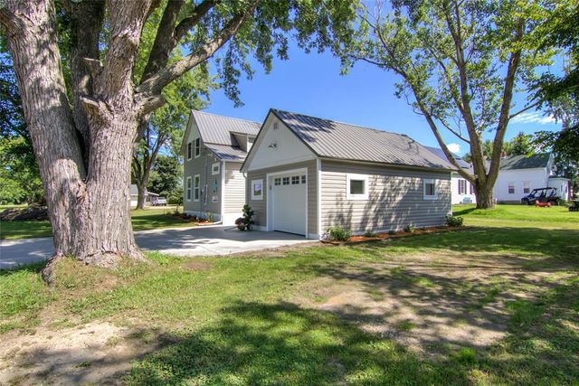 222 W Hawthorn Street, Strum, WI 54770