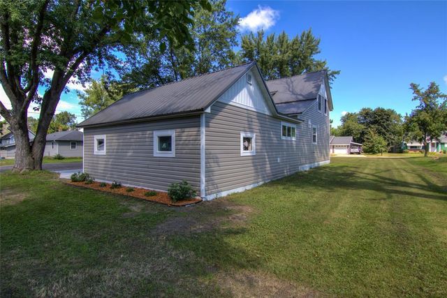 222 W Hawthorn Street, Strum, WI 54770