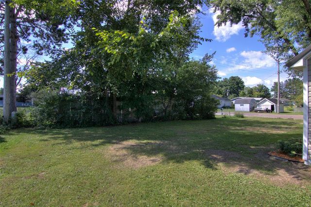 222 W Hawthorn Street, Strum, WI 54770