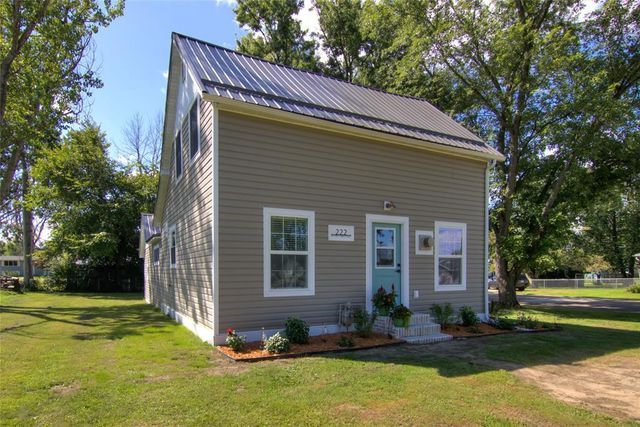 222 W Hawthorn Street, Strum, WI 54770