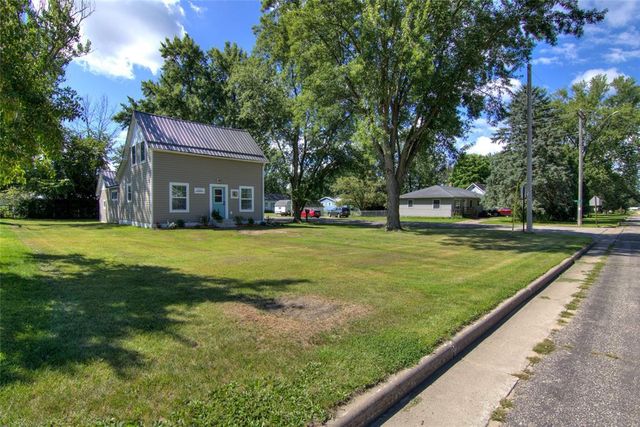 222 W Hawthorn Street, Strum, WI 54770