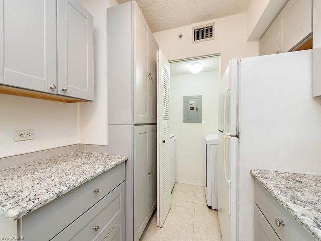 8861 Colonnades CT W # 215, Bonita Springs, FL 34135